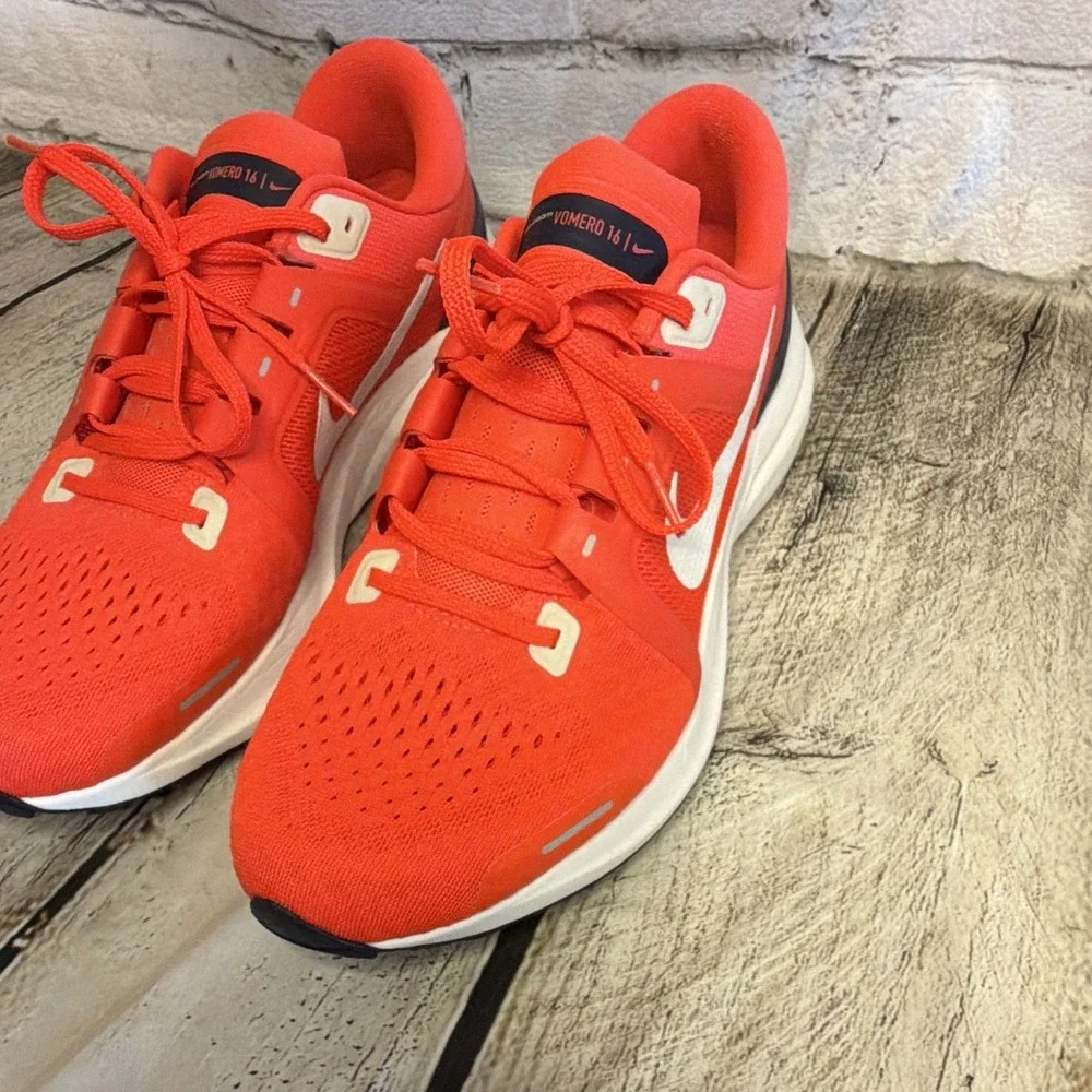 Nike Air Zoom Vomero 16 Red Mesh Low Top Athletic Running Sneakers Men SZ 10